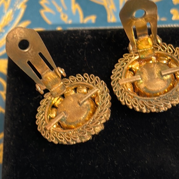 Made in Austria blue Prong set Rhinestone Clip Earrings Vintage - 7/8” - Picture 4 of 4